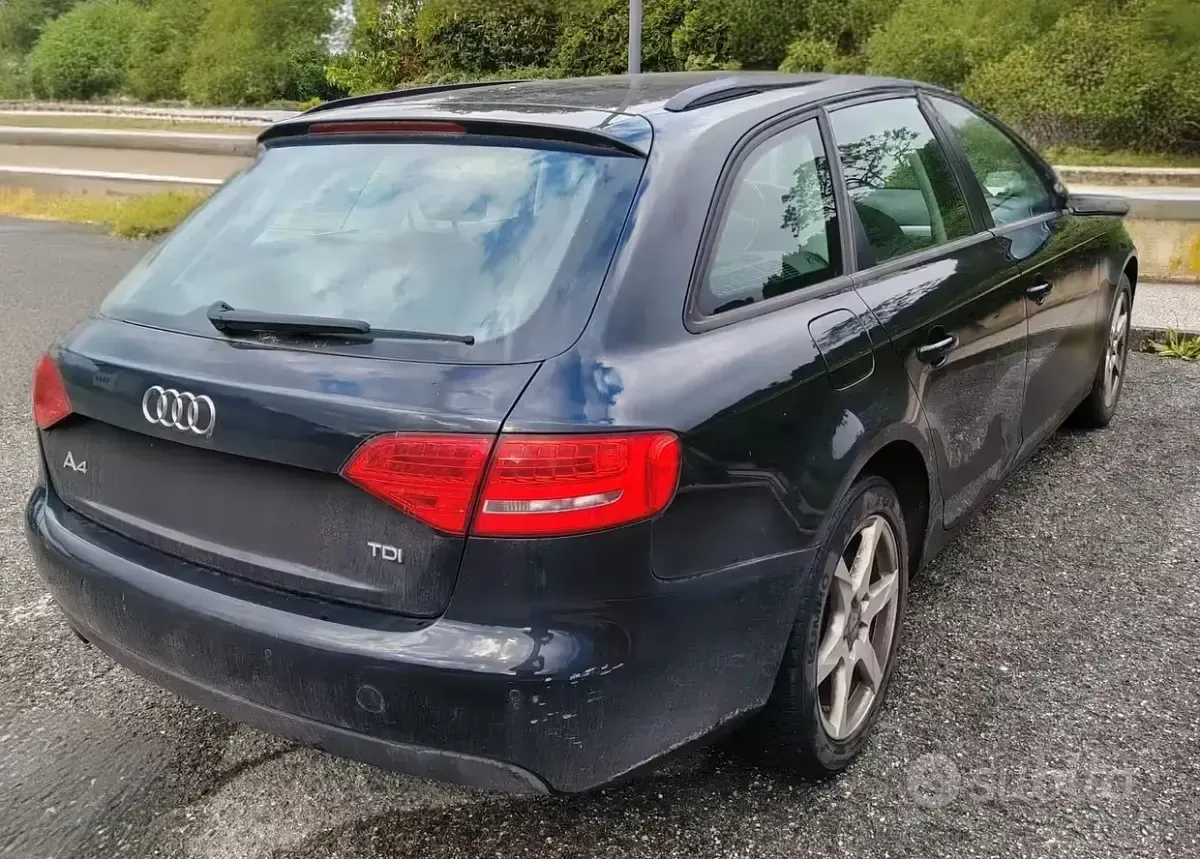 Usata Audi A4 143 CV (105 kW) 2011 Nero Station wagon