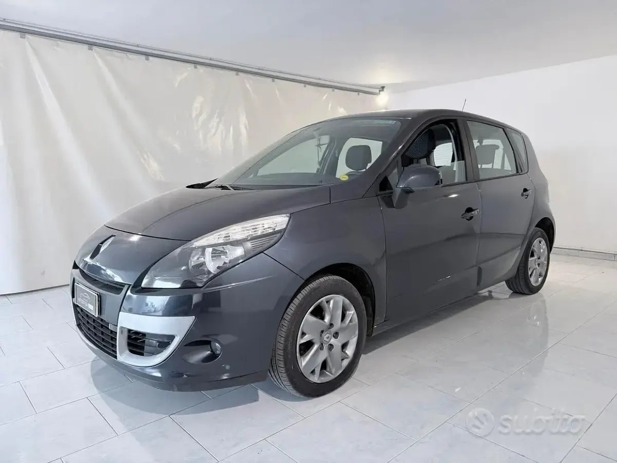 Usata Renault Scenic E-Tech 110 CV (80 kW) 2011 Grigio Monovolume