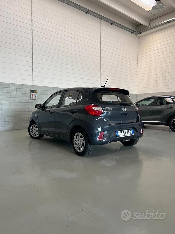 Usata Hyundai i10 Advanced 67 CV (49 kW) 2022 Grigio Utilitaria