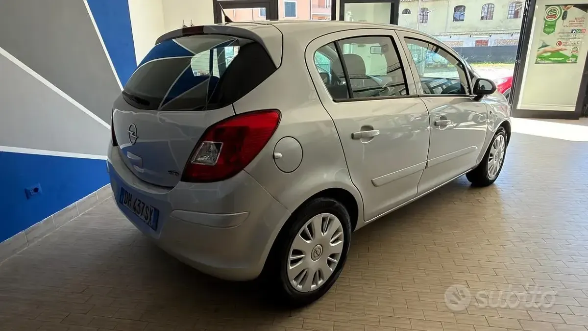 Usata Opel Corsa Cosmo 75 CV (55 kW) 2007 Grigio Utilitaria