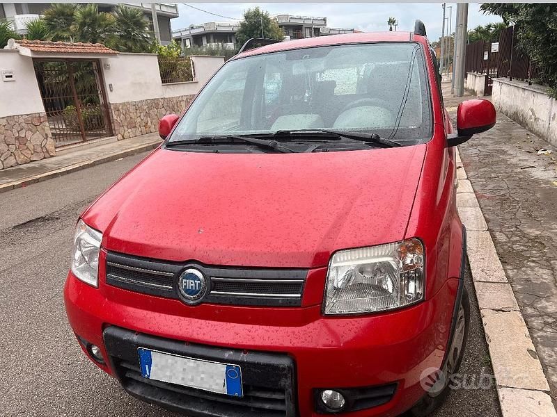 Rosso Usata 2006 Fiat Panda 4x4 Due volumi | 4000 € (Buon prezzo) - Immagine 1/4