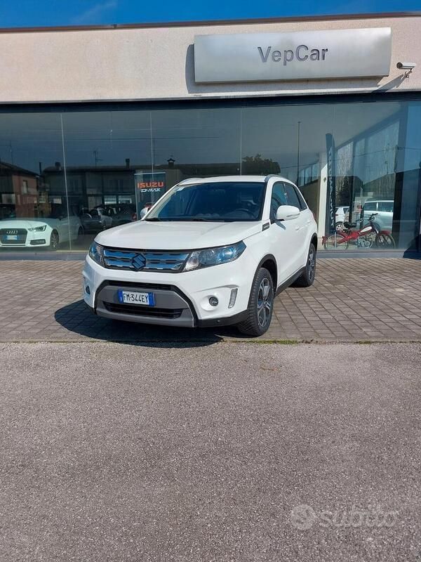 Bianco Usata 2017 Suzuki Vitara Cool SUV | 17.500 € (Cara) - Immagine 1/4