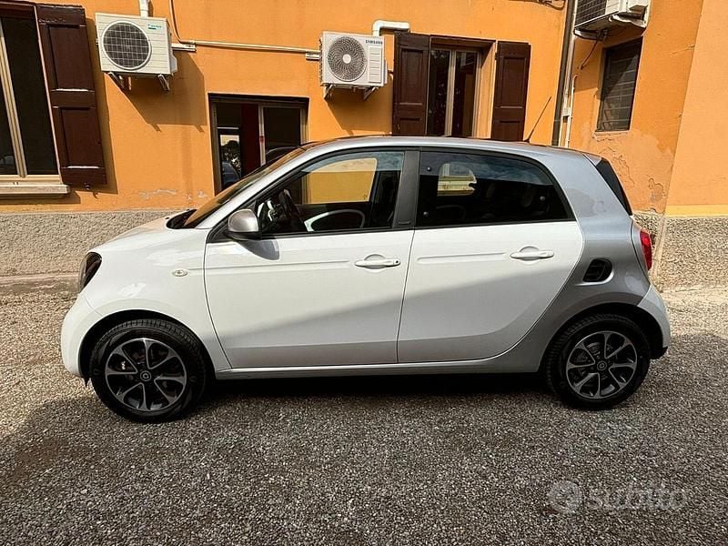 Usata Smart ForFour Passion 71 CV (52 kW) 2016 Bianco Utilitaria