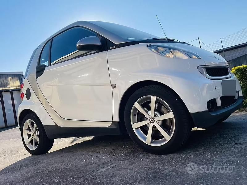 Usata Smart ForTwo Coupé 54 CV (39 kW) 2010 Bianco Coupé