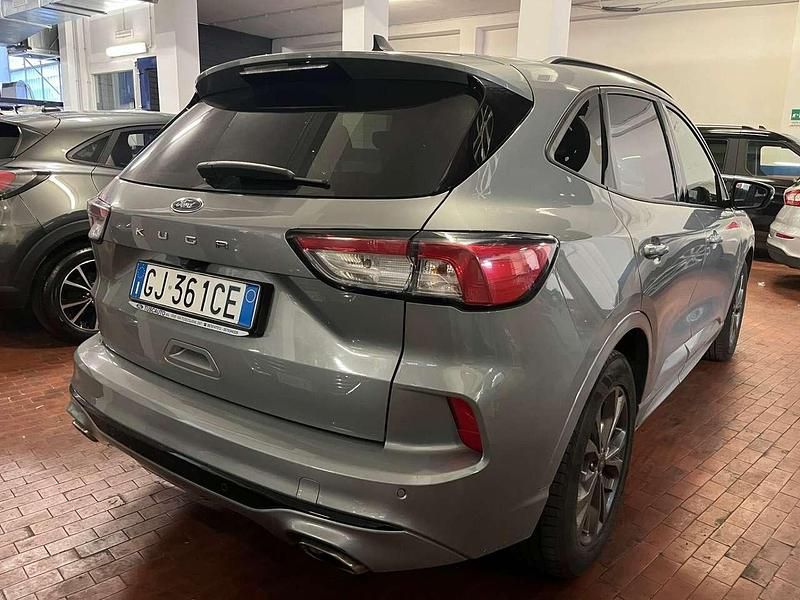 Usata Ford Kuga ST-Line 120 CV (88 kW) 2022 Grigio SUV