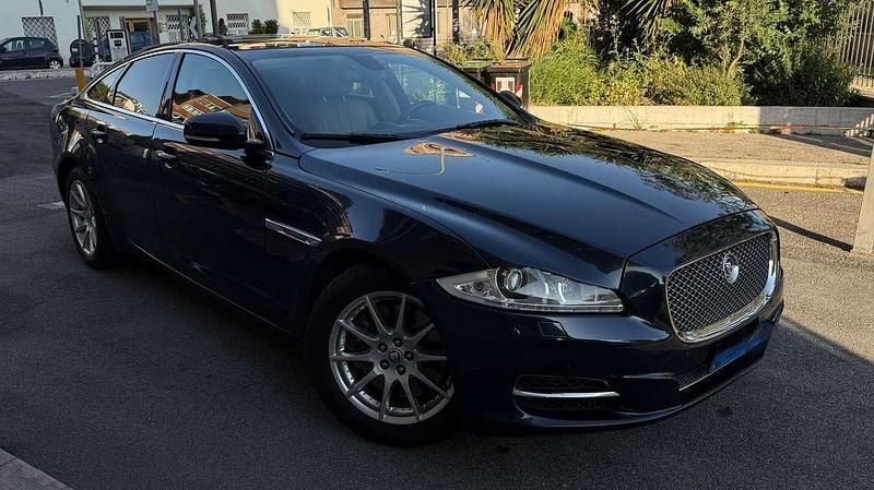 Usata Jaguar XJ Premium Luxury 275 CV (202 kW) 2011 Blu/azzurro Berlina