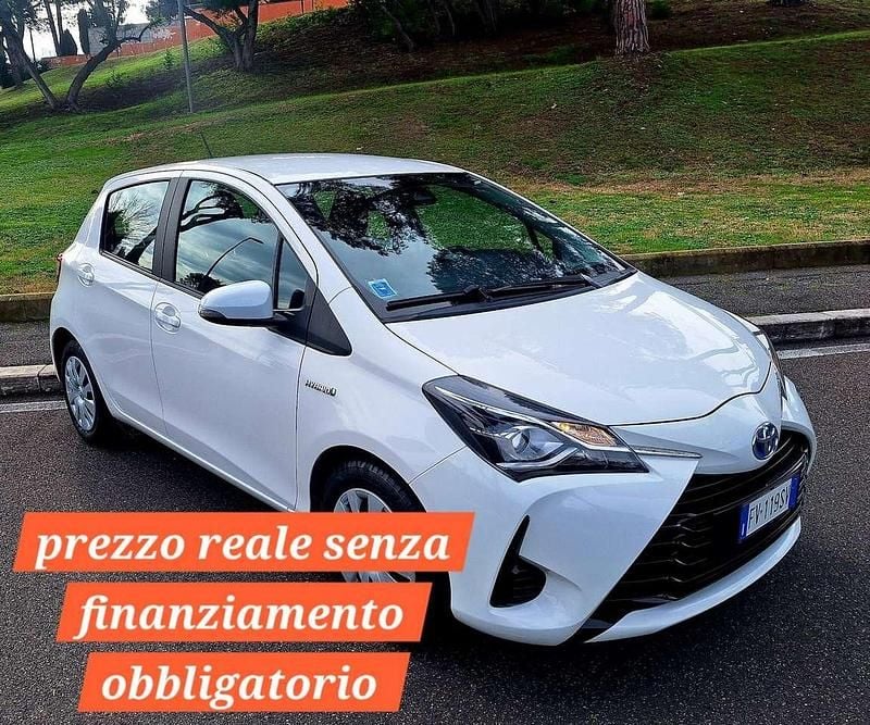 Usata Toyota Yaris Hybrid 73 CV (53 kW) 2019 Nero Berlina