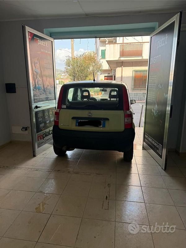 Usata Fiat Panda Active 54 CV (39 kW) 2006 Giallo Utilitaria