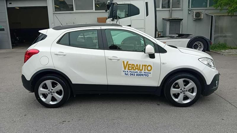 Usata Opel Mokka Cosmo 131 CV (96 kW) 2013 Bianco SUV