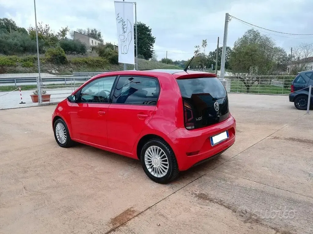 Usado VW up! Move 60 CV (44 kW) 2017 Rojo Utilitario