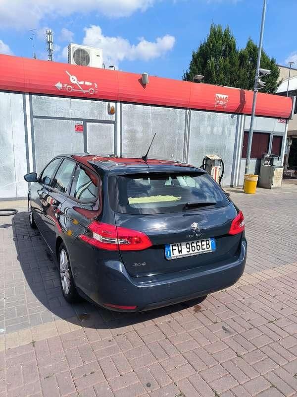 Usata Peugeot 308 SW Allure 131 CV (96 kW) 2019 Station wagon
