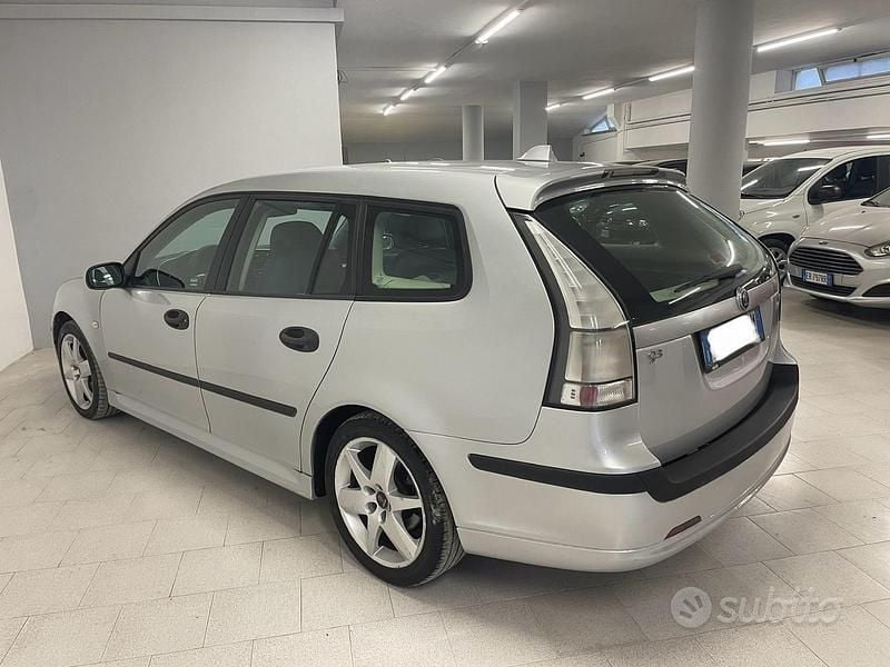 Begagnad Saab 9-3 Vector 120 HK (88 kW) 2007 Grå Kombi