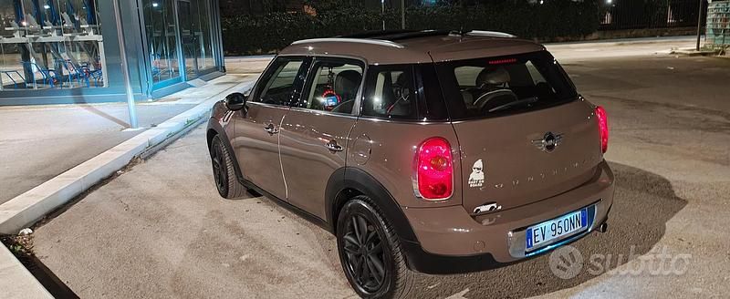 Usata Mini Countryman 90 CV (66 kW) 2014 Marrone SUV