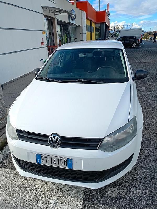 Bianco Usata 2014 VW Polo Tre volumi | 4500 € (Buon prezzo) - Immagine 1/4