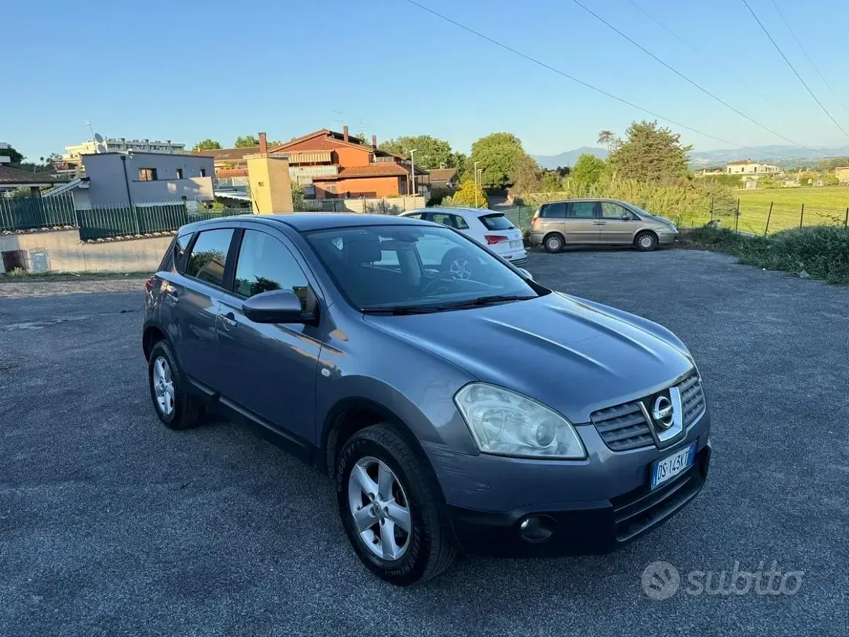 Gebraucht Nissan Qashqai Visia 106 PS (77 kW) 2009 Braun SUV