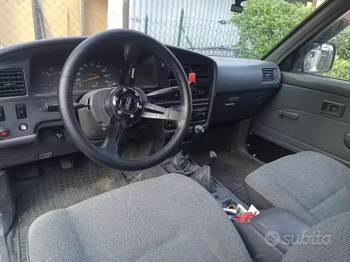 Usata Toyota HiLux 83 CV (61 kW) 1990 Pick-up