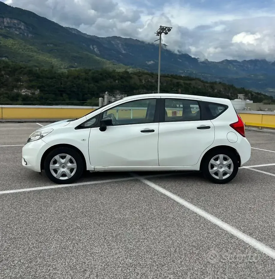 Usata Nissan Note Tekna 90 CV (66 kW) 2014 Bianco Utilitaria