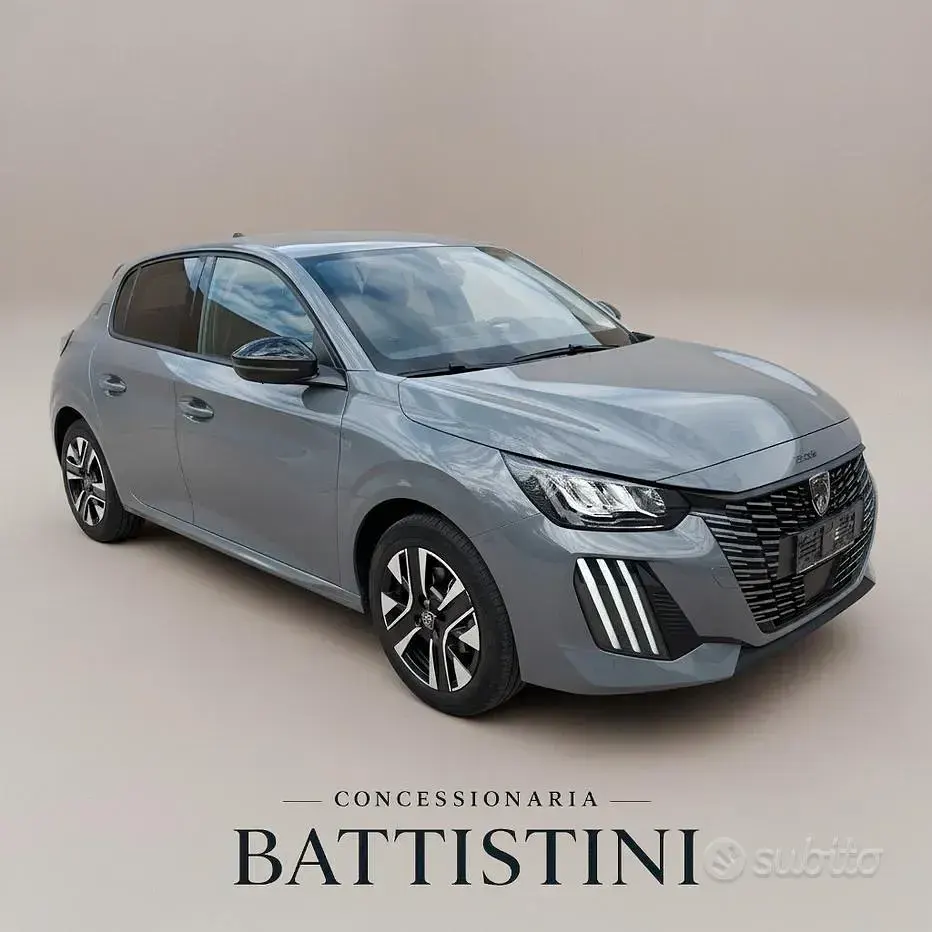 Usata Peugeot 208 Allure 101 CV (74 kW) 2025 Grigio Utilitaria