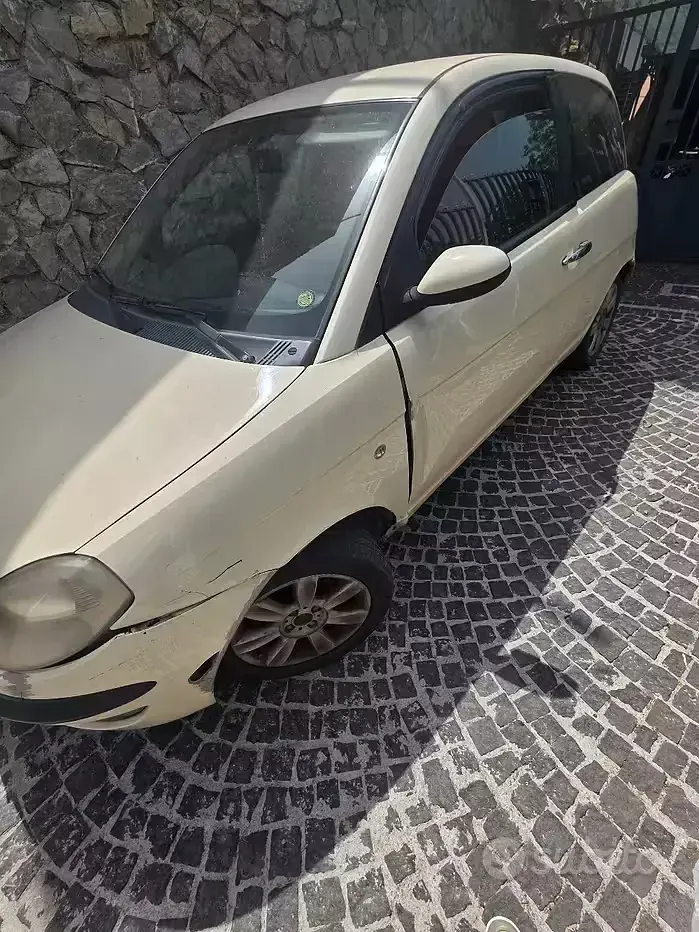 Usata Lancia Ypsilon 69 CV (50 kW) 2004 Utilitaria
