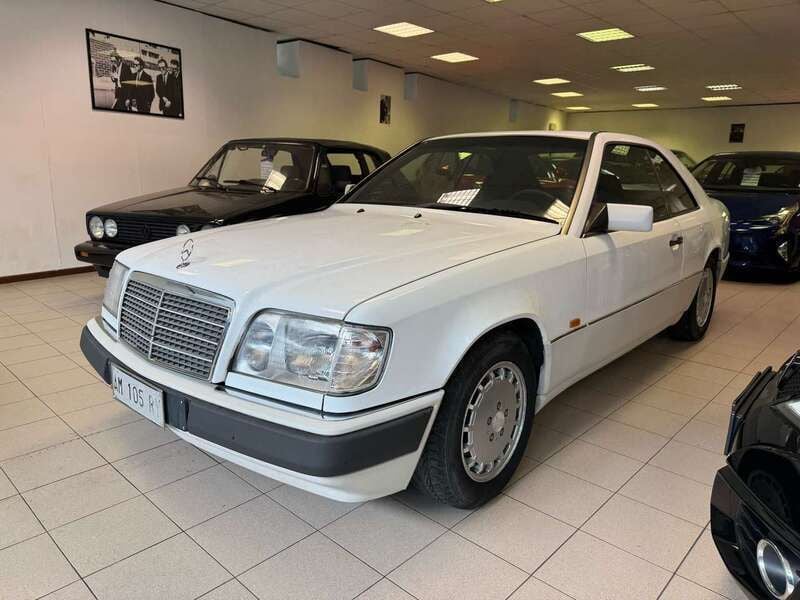 Usata Mercedes E200 118 CV (86 kW) 1992 Bianco Coupé