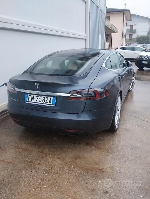 Grigio Usata 2018 Tesla Model S Utilitaria | 20.000 € - Immagine 1/4