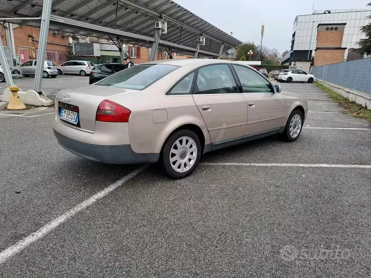 Usata Audi A6 150 CV (110 kW) 1997 Grigio Berlina