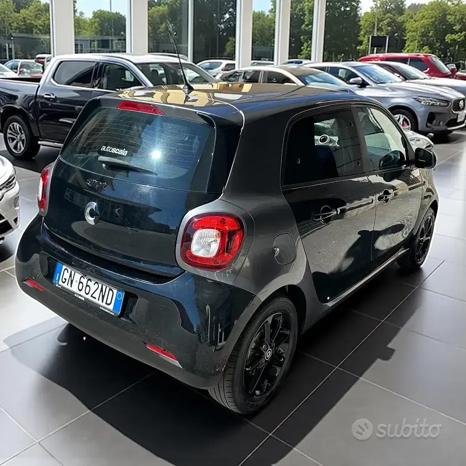Usata Smart ForFour 71 CV (52 kW) 2018 Nero Utilitaria