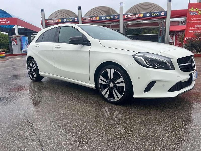 Usata Mercedes A200 Premium 136 CV (100 kW) 2017 Bianco Berlina