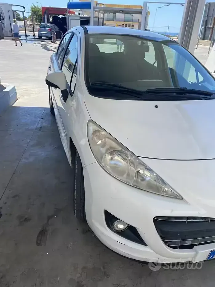 Usata Peugeot 207 68 CV (50 kW) 2011 Bianco Berlina