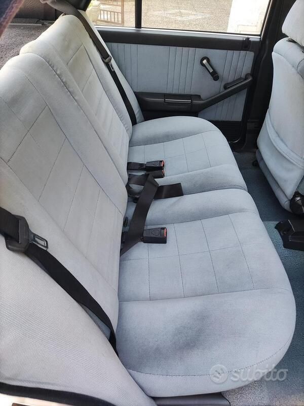 Usado Lancia Delta 75 CV (55 kW) 1990 Utilitario