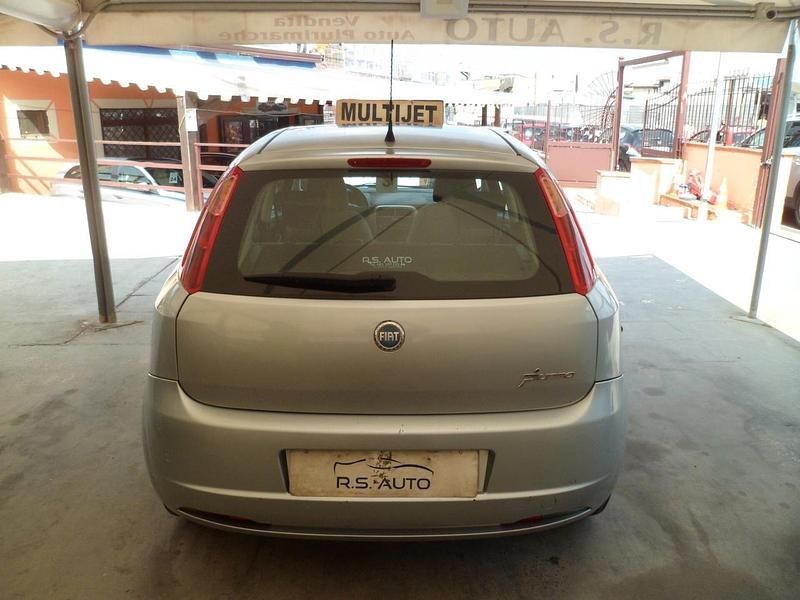 Usata Fiat Grande Punto 75 CV (55 kW) 2006 Grigio Utilitaria