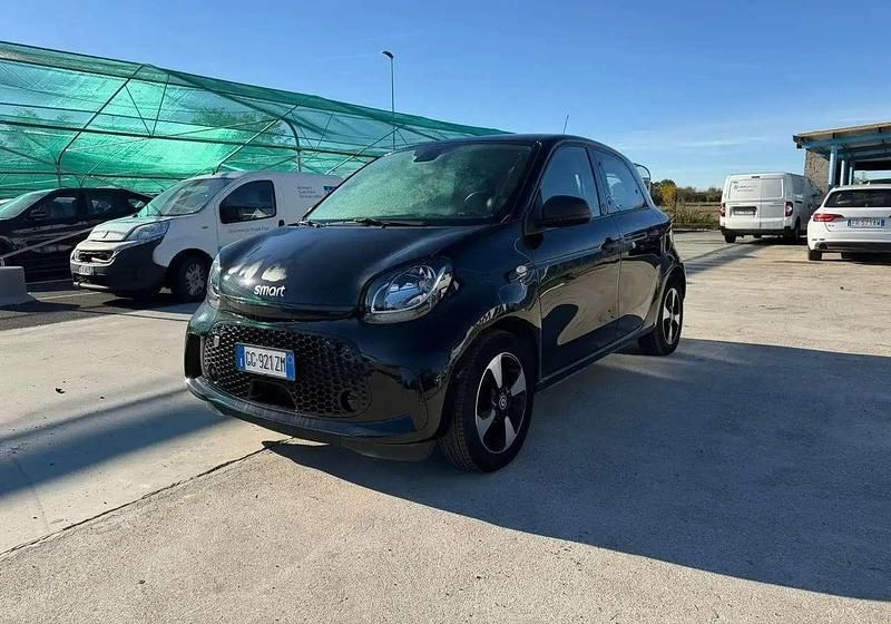 Usata Smart ForFour Electric Drive Passion 41 kW (56 CV) 2021 Nero Utilitaria