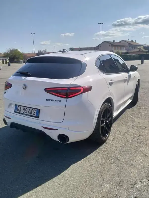 Usata Alfa Romeo Stelvio Super 160 CV (117 kW) 2020 SUV