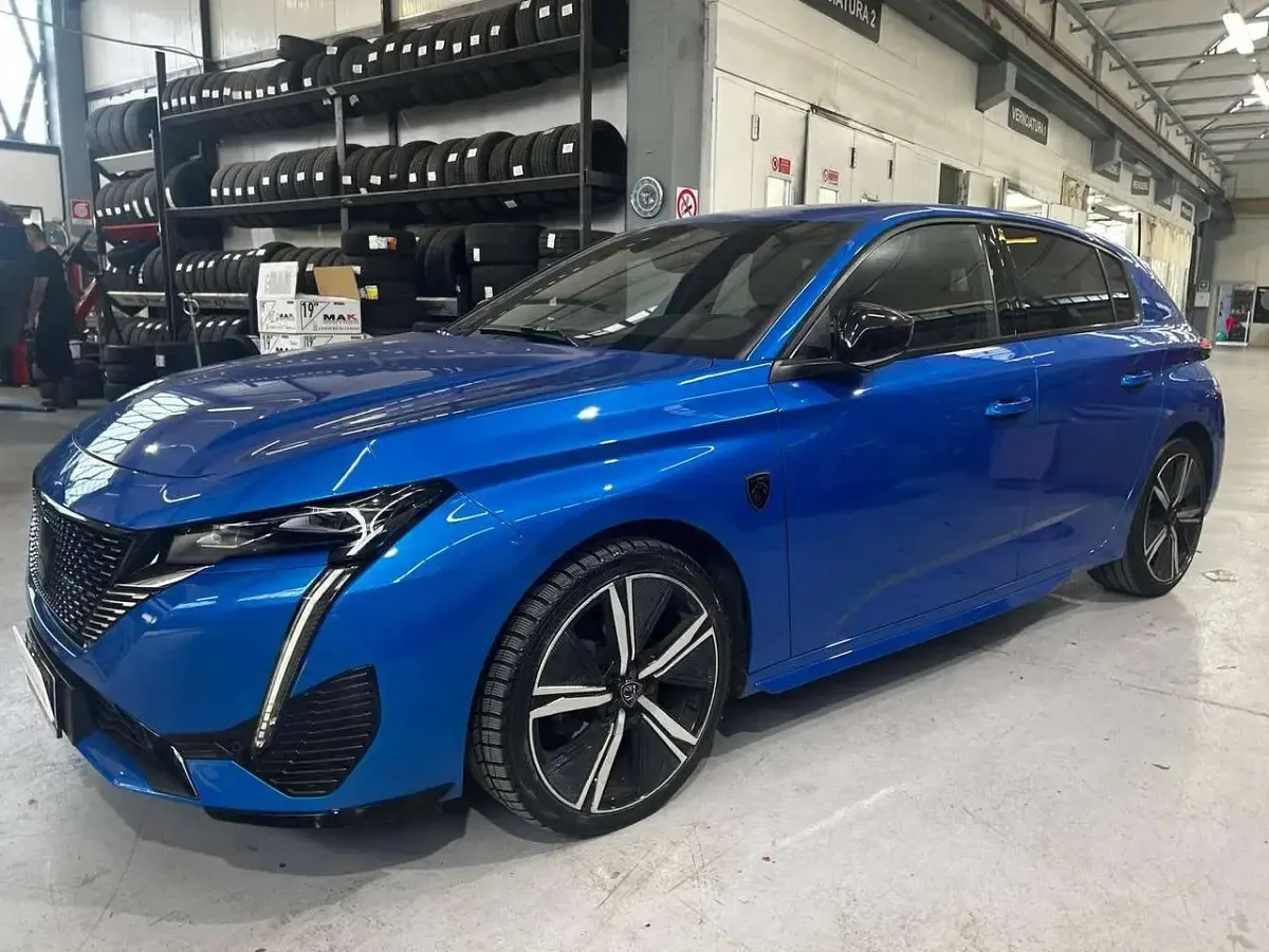 Usata Peugeot 308 GT 131 CV (96 kW) 2023 Blu italia metallizzato Berlina