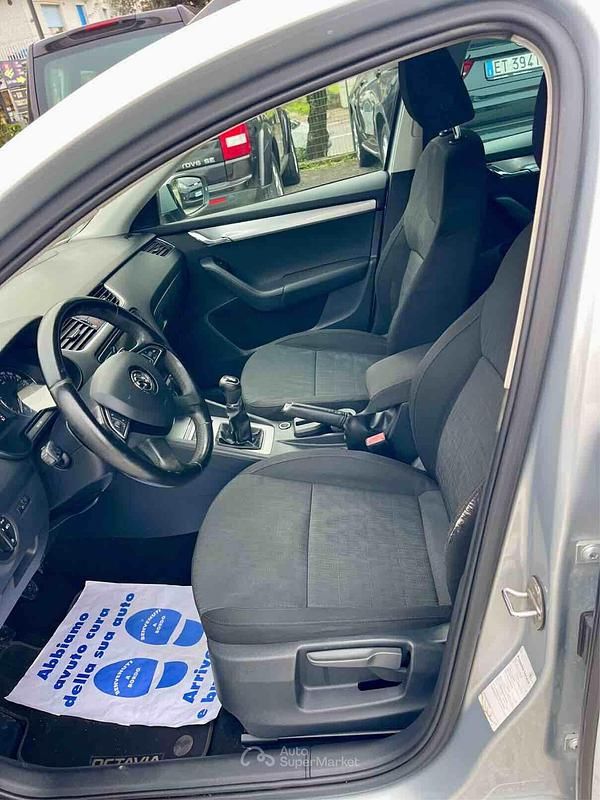 Usata Skoda Octavia 110 CV (80 kW) 2015 Argento Utilitaria