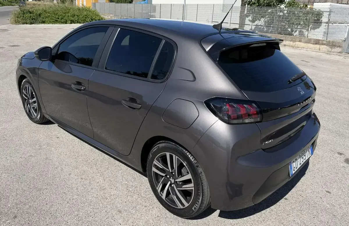 Usata Peugeot 208 Active 75 CV (55 kW) 2020 Grigio Utilitaria