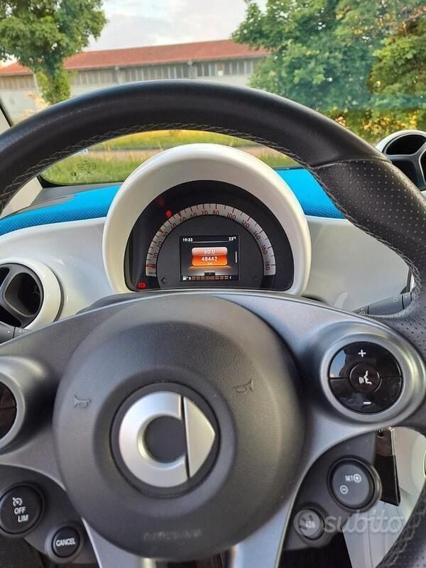 Usata 2015 Smart ForTwo Coupé Coupé | 9000 € (Buon prezzo) - Immagine 1/4