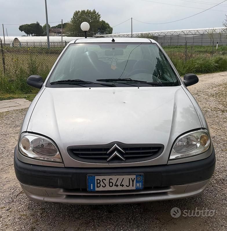 Usata Citroën Saxo 60 CV (44 kW) 2001 Grigio Utilitaria