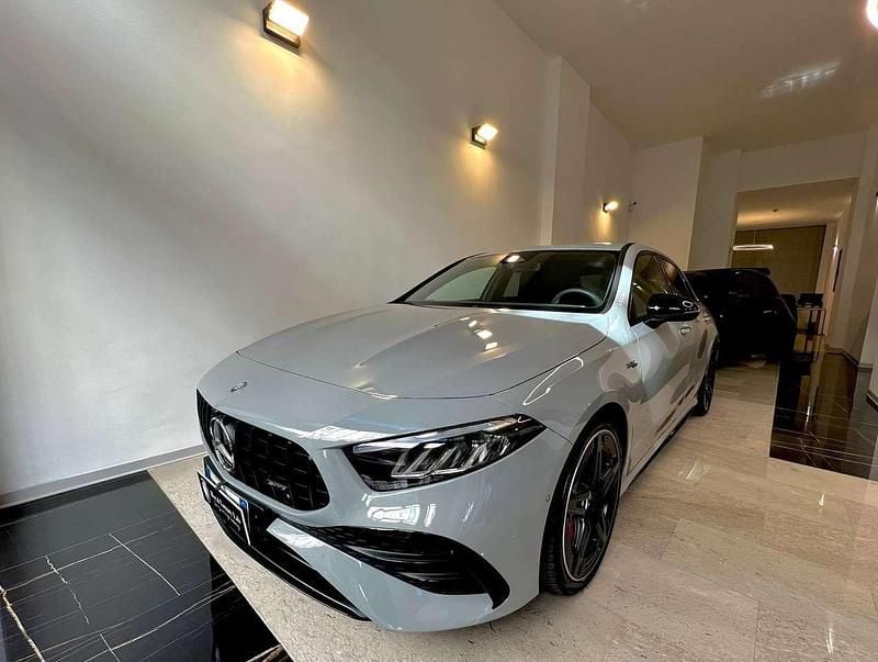 Usata Mercedes A35 AMG Premium 306 CV (225 kW) 2025 Grigio alpi Berlina