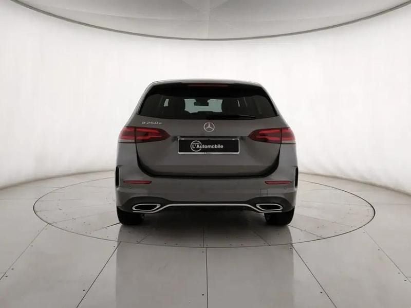 Usata Mercedes B250e Premium 160 CV (117 kW) 2022 Grigio Monovolume