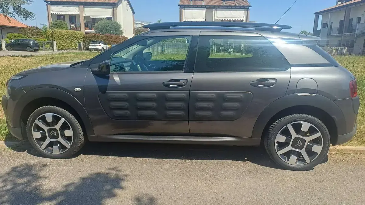 Usata Citroën C4 Feel 99 CV (72 kW) 2017 Grigio SUV