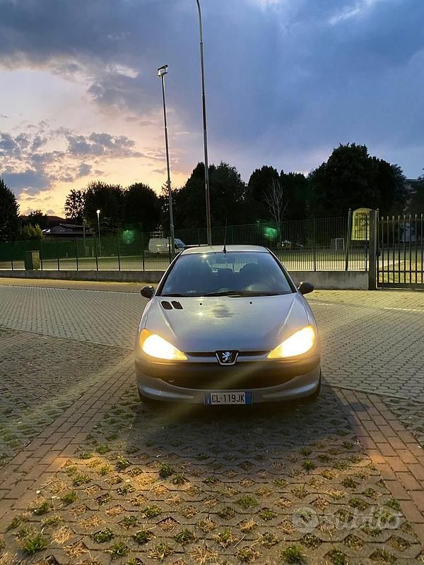 Usata Peugeot 206 75 CV (55 kW) 2003 Blu Utilitaria