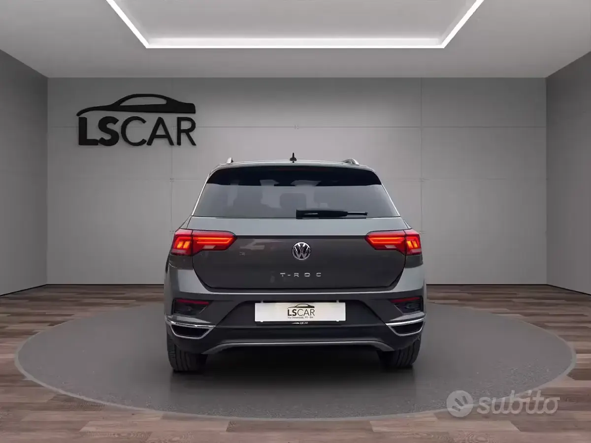 Usata VW T-Roc Style 110 CV (80 kW) 2020 Grigio SUV