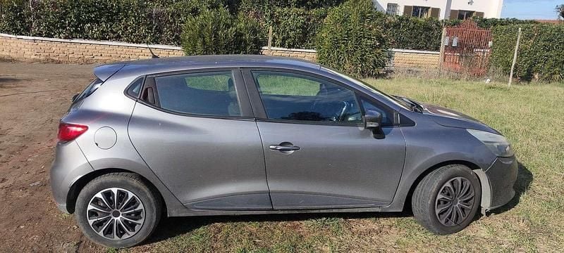 Usata Renault Clio II 75 CV (55 kW) 2011 Berlina