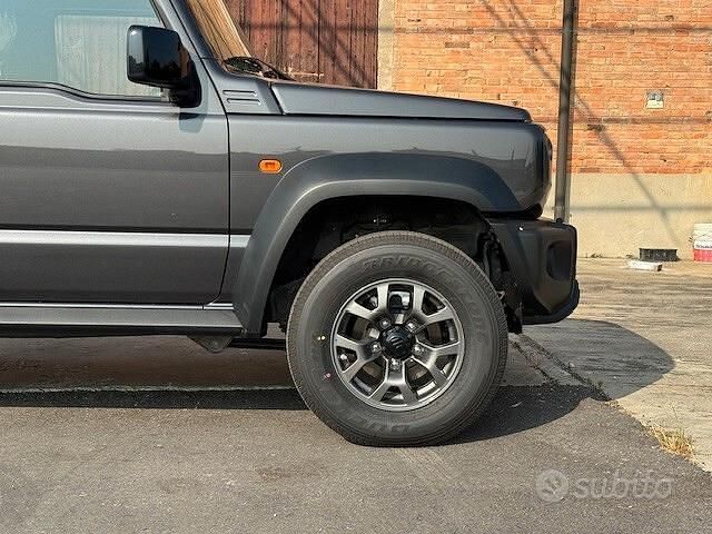Nuova Suzuki Jimny GLX 102 CV (75 kW) 2025 Grigio SUV