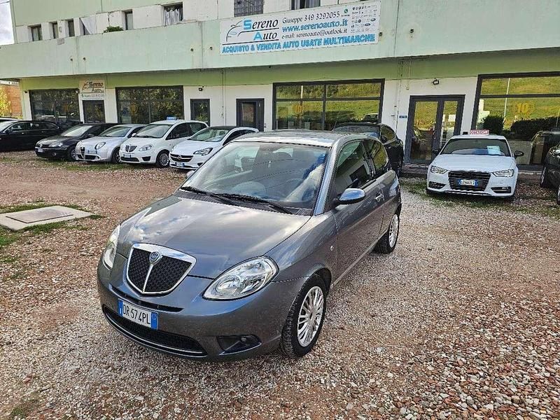 Usata Lancia Ypsilon 60 CV (44 kW) 2008 Bianco Utilitaria
