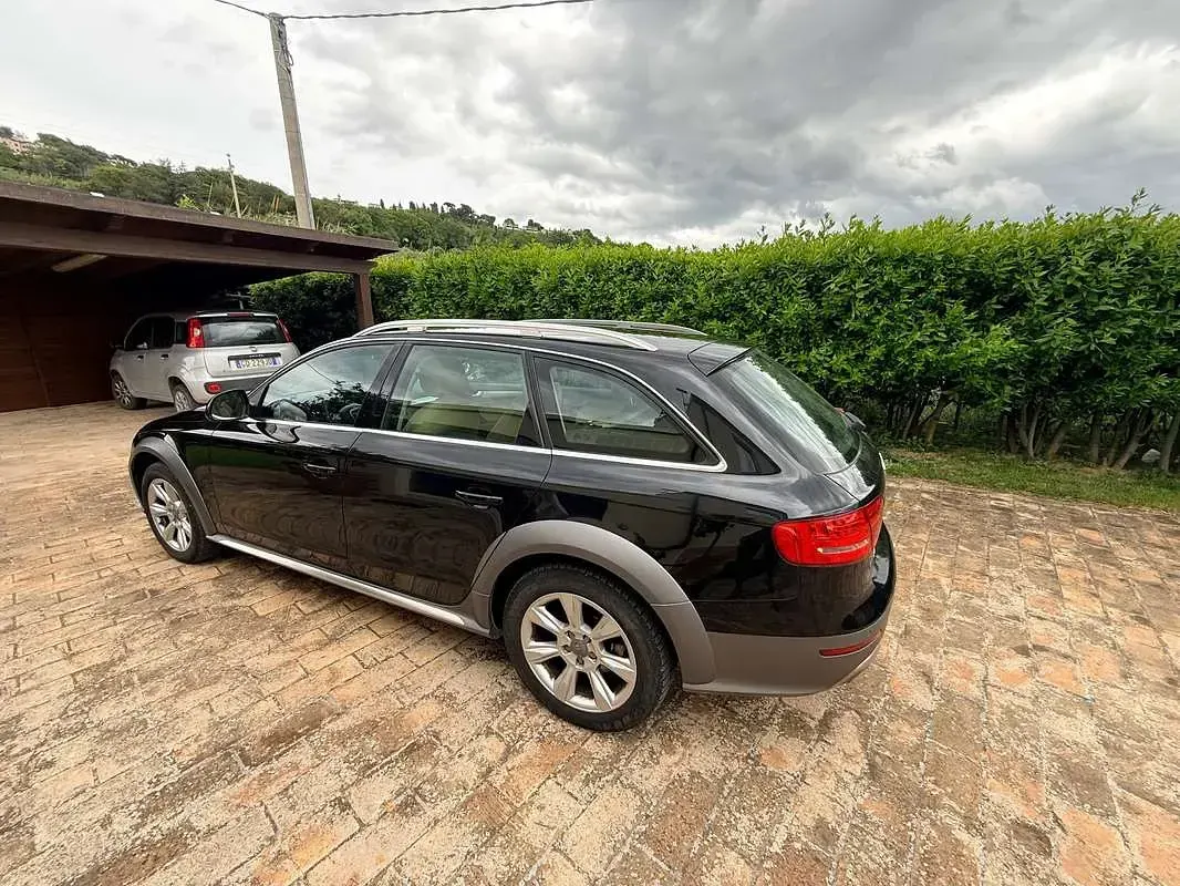 Usata Audi A4 Allroad Ambiente 170 CV (125 kW) 2010 Nero Station wagon
