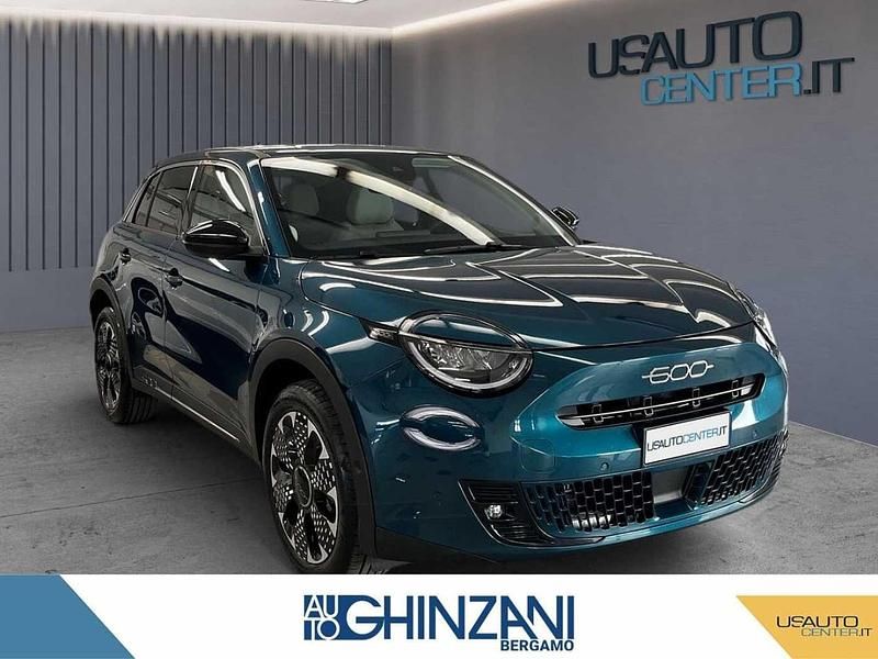 Usata Fiat 600 La Prima 110 CV (80 kW) 2025 Blu/azzurro SUV