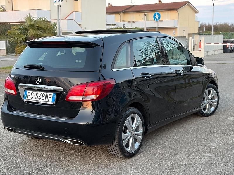 Usata Mercedes B180 Premium 108 CV (79 kW) 2016 Nero Monovolume