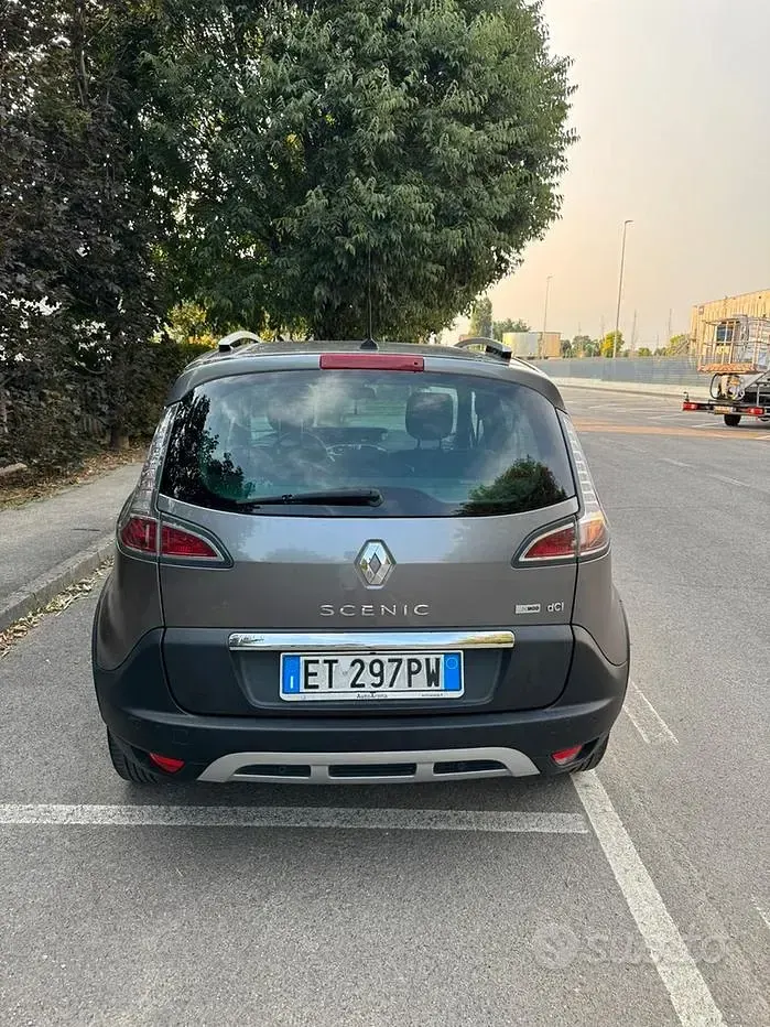 Usata Renault Scénic XMOD 110 CV (80 kW) 2014 Grigio Monovolume